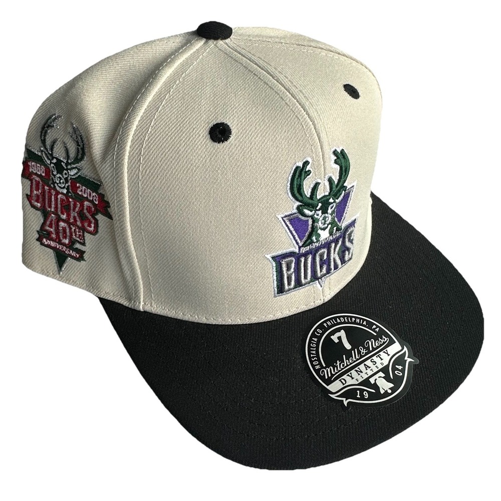 Mitchell Ness Milwaukee Bucks Hat 40th Cream Green Hardwood Classics 7 Fitted